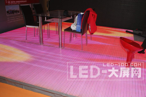 <a href=http://www.rwq8y.cn target=_blank>LED@ʾ</a>౱HLED@ʾg(sh)չ